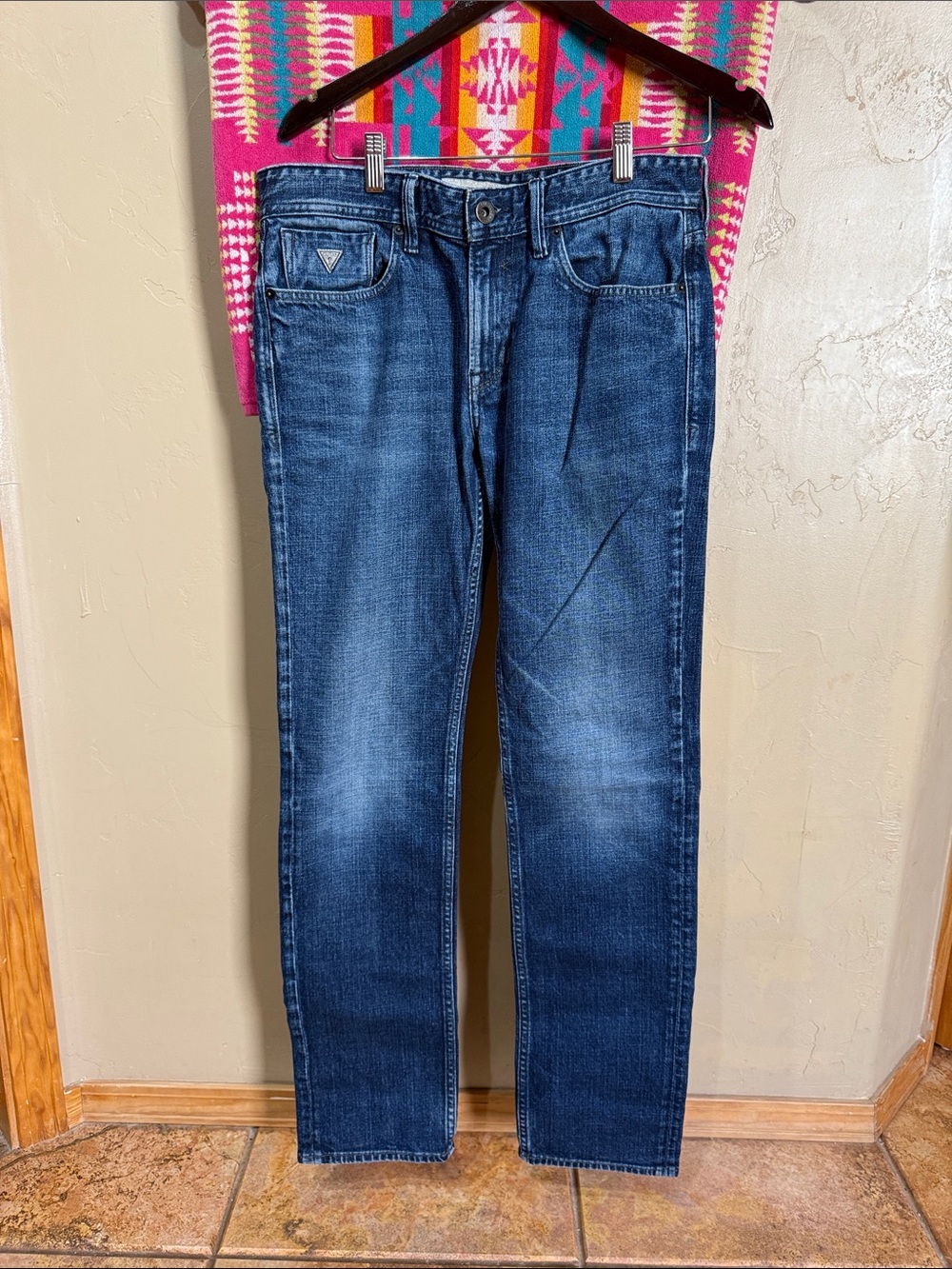 Guess jeans 32 x 32 men’s “Robertson slim tapered”